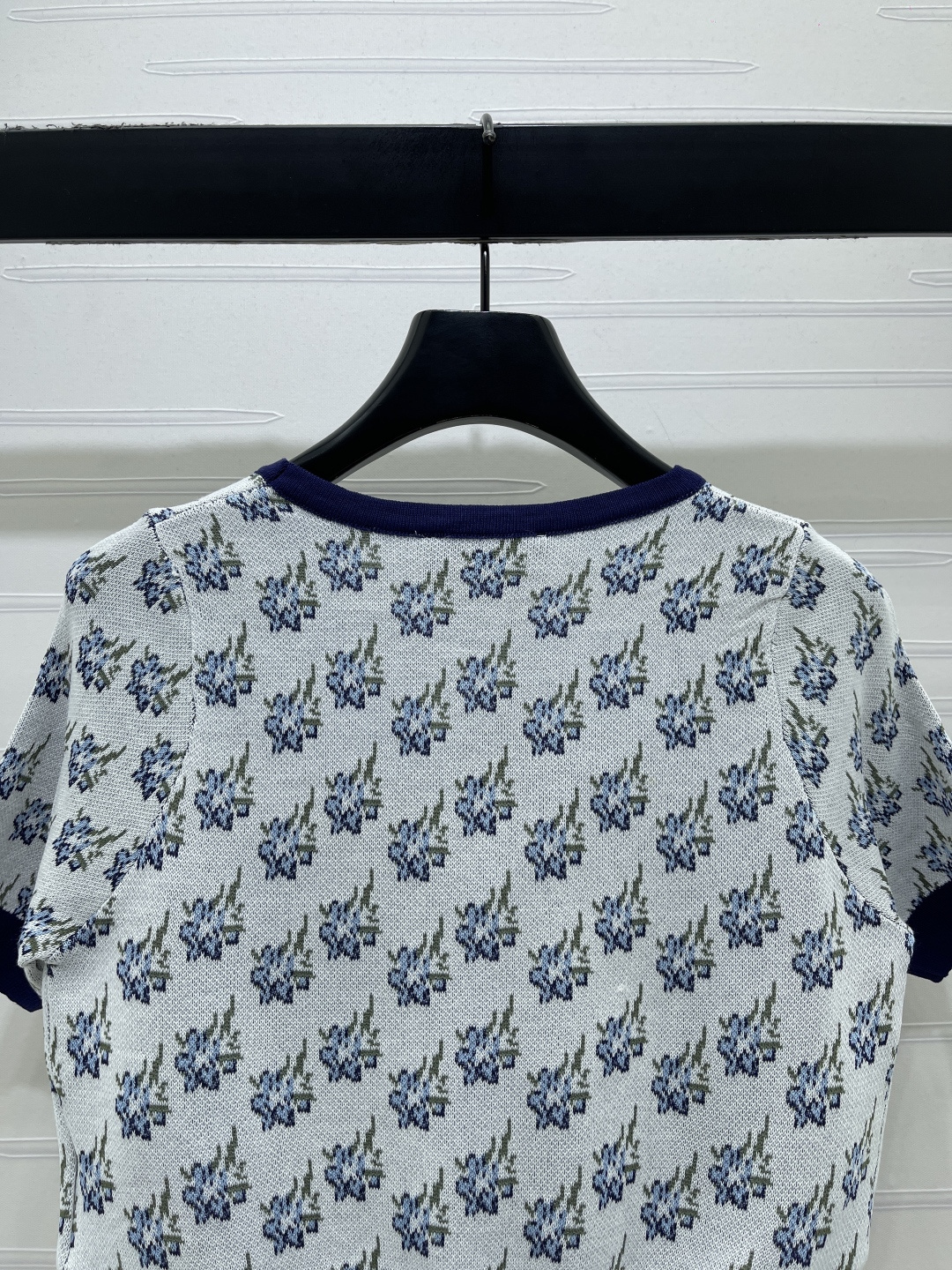 Women's short sleeves